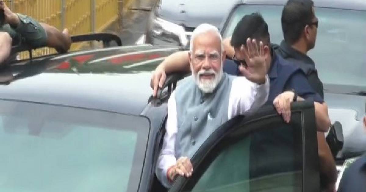 PM Modi arrives in Trichy, Priests of Ranganathaswamy Temple welcome first visit by a PM